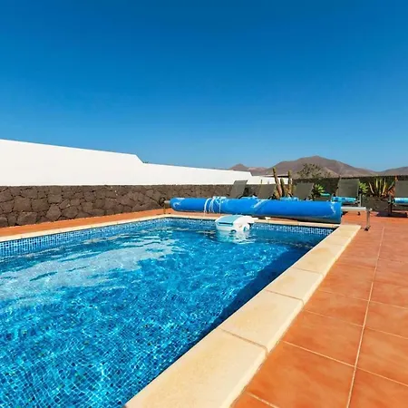 Minstrel Playa Blanca (Lanzarote)